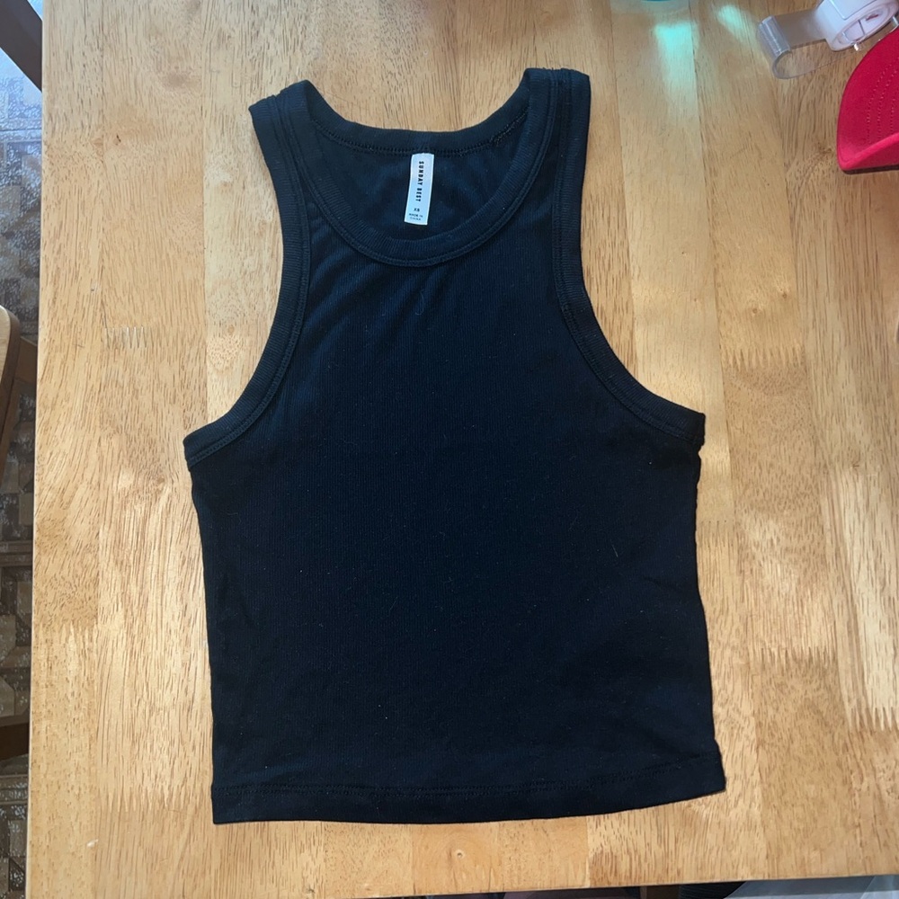 Aritzia Sunday Best racer back cropped tank top, size XS, color black